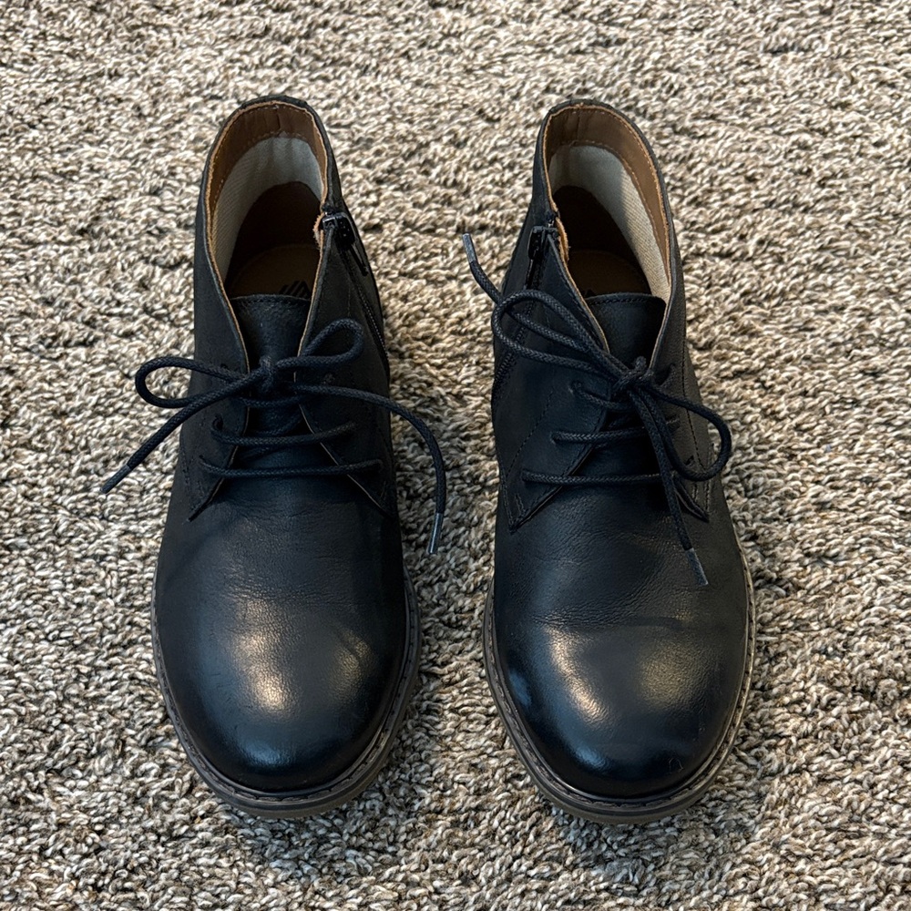 Boy’s Johnston and Murphy Calder Leather Lace-Up Chukka Boots
